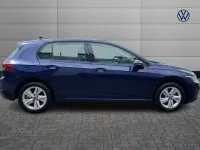Used VW Golf VIII Life 130 HP (95 kW) 2022 Blue Hatchback