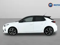 Begagnad Vauxhall Corsa Ultimate 131 HK (96 kW) 2023 Vit Halvkombi