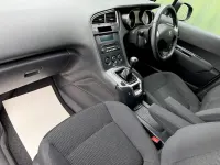 Used Peugeot 5008 Active 120 HP (88 kW) 2015 Silver MPV