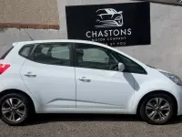 Used Kia Venga 125 HP (91 kW) 2015 White Hatchback
