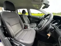 Begagnad VW Golf VII SE 125 HK (91 kW) 2017 Blå Halvkombi