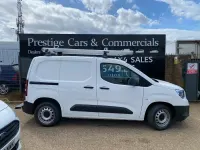 Used Vauxhall Combo 100 HP (73 kW) 2019 White MPV