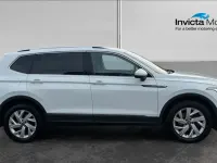 Usado VW Tiguan Life 150 HP (110 kW) 2022 Branco SUV