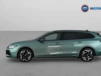 Used VW Passat R-line 272 HP (200 kW) 2025 Green Estate