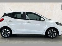 Used Hyundai i10 Advanced 65 HP (47 kW) 2023 White Hatchback