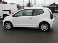 Used VW up! move up! 60 HP (44 kW) 2019 White Hatchback