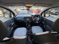 Second-hand Renault Captur Dynamique 90 CP (66 kW) 2013 Portocaliu SUV