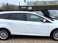 Used Ford Focus Zetec 120 HP (88 kW) 2018 White Estate