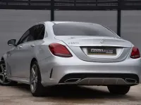 Usado Mercedes C220 AMG line 170 CV (125 kW) 2017 Plateado Berlina