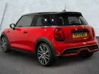 Begagnad Mini Cooper S Exclusive 176 HK (129 kW) 2022 Röd Halvkombi