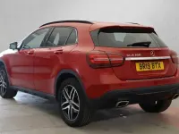 Used Mercedes GLA180 Urban 122 HP (89 kW) 2019 Red SUV
