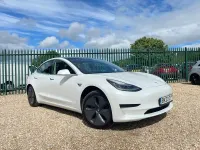 Used Tesla Model 3 Standard Range Plus 239 kW (325 HP) 2020 White Sedan