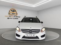 Begagnad Mercedes B200 AMG line 2017 Vit Minibuss
