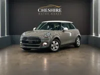 Usado Mini Cooper D Hatch 116 HP (85 kW) 2018 Cinzento Citadino
