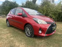 Used Toyota Yaris 99 HP (72 kW) 2016 Red Hatchback