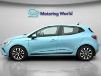 Używany Renault Clio V Iconic 140 KM (102 kW) 2022 Niebieski Hatchback