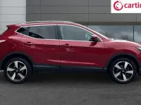 Used Nissan Qashqai N-Connecta 110 HP (80 kW) 2017 Red SUV