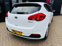 Used Kia Ceed 2012 White Hatchback