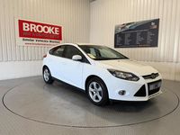 Used Ford Focus Zetec 2013 White Hatchback