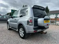 Used Mitsubishi Shogun Warrior 197 HP (144 kW) 2011 Silver SUV