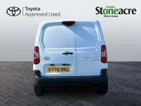 Used Toyota Proace 50 kW (68 HP) 2024 White MPV