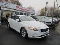 Used Volvo V40 120 HP (88 kW) 2015 White Hatchback