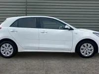Used Kia Rio 84 HP (61 kW) 2021 White Hatchback