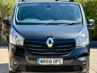 Używany Renault Trafic 2018 Czarny Minivan