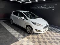 Used Ford Fiesta Titanium 125 HP (91 kW) 2016 White Hatchback