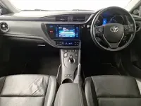 Used Toyota Auris Hybrid 136 HP (100 kW) 2018 Blue Hatchback