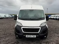 Usado Peugeot Boxer 140 HP (102 kW) 2020 Branco Van