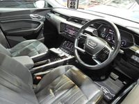 Usado Audi e-tron Advanced 230 kW (313 HP) 2020 Cinzento SUV