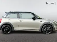 Usado Mini Cooper Hatch 136 HP (100 kW) 2020 Prateado Citadino