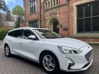 Used Ford Focus Zetec 125 HP (91 kW) 2018 White Estate