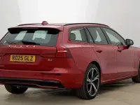 Usado Volvo V60 Plus 194 HP (142 kW) 2025 Azul Carrinha