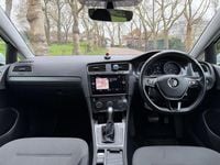 Used VW Golf VII SE 125 HP (91 kW) 2018 White Hatchback