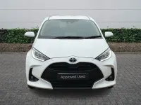 Used Toyota Yaris Design 116 HP (85 kW) 2023 White Hatchback