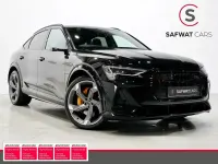 Usado Audi e-tron Comfort 369 kW (503 CV) 2023 Negro SUV
