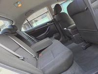 Usado Toyota Avensis 2008 Plateado Utilitario