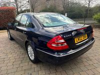 Usado Mercedes E240 Elegance 2002 Azul Sedan