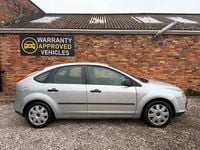 Begagnad Ford Focus 2006 Silver Halvkombi