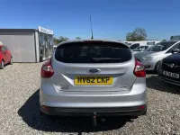 Usado Ford Focus Zetec 115 HP (84 kW) 2012 Prateado Citadino
