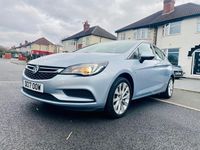 Second-hand Vauxhall Astra 2017 Argintiu Hatchback
