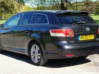 Usado Toyota Avensis T4 2009 Negro Familiar