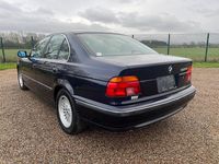 Begagnad BMW 528 2000 Blå Sedan
