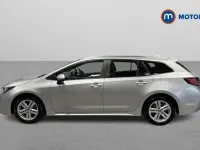 Usado Toyota Corolla 122 HP (89 kW) 2021 Prateado Carrinha