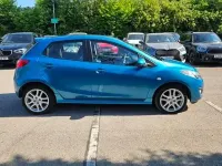 Usado Mazda 2 Inclusive 102 HP (75 kW) 2011 Azul Citadino
