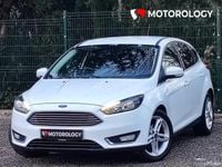 Begagnad Ford Focus Titanium 120 HK (88 kW) 2018 Vit Halvkombi