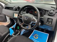 Used Dacia Duster Prestige 100 HP (73 kW) 2020 White Hatchback