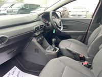 Used Dacia Sandero Essentiel 91 HP (66 kW) 2022 Red Hatchback